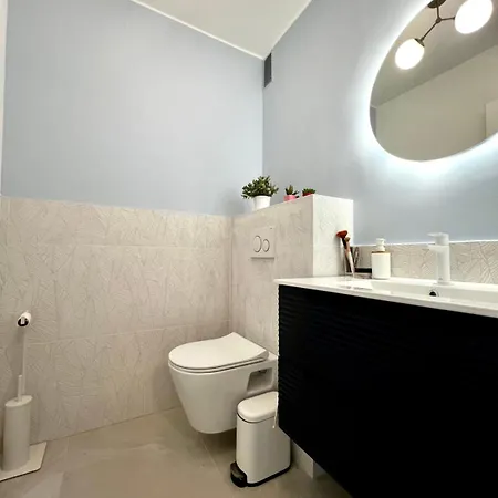 Seafront One Bedroom With A Terrasse Swimming Pool And A Parking Antibes