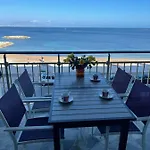 Seafront One Bedroom With A Terrasse Swimming Pool And A Parking Prázdninový dům Antibes