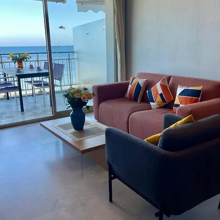 Semesterbostad Seafront One Bedroom With A Terrasse Swimming Pool And A Parking Antibes