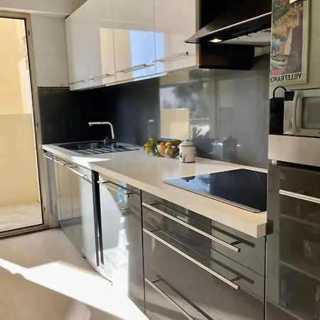 Seafront One Bedroom With A Terrasse Swimming Pool And A Parking *