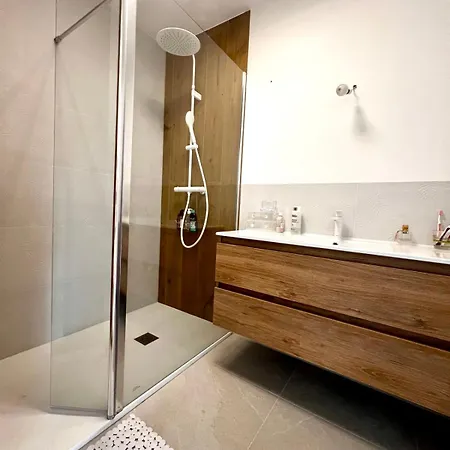 Seafront One Bedroom With A Terrasse Swimming Pool And A Parking *
