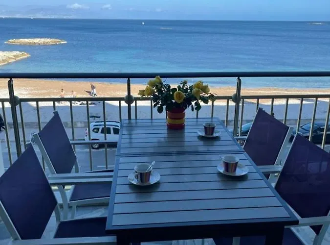 Seafront One Bedroom With A Terrasse Swimming Pool And A Parking Semesterbostad Antibes