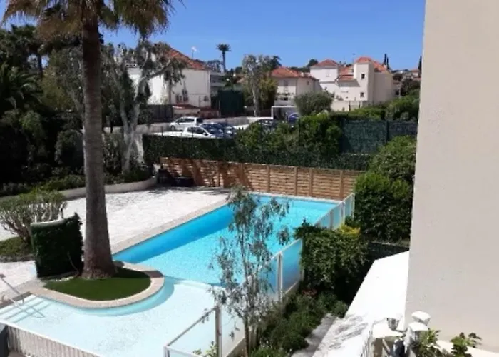 Semesterbostad Seafront One Bedroom With A Terrasse Swimming Pool And A Parking Antibes