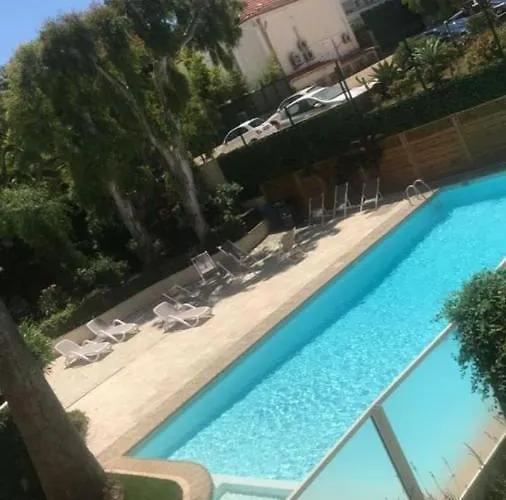 Seafront One Bedroom With A Terrasse Swimming Pool And A Parking * Antibes